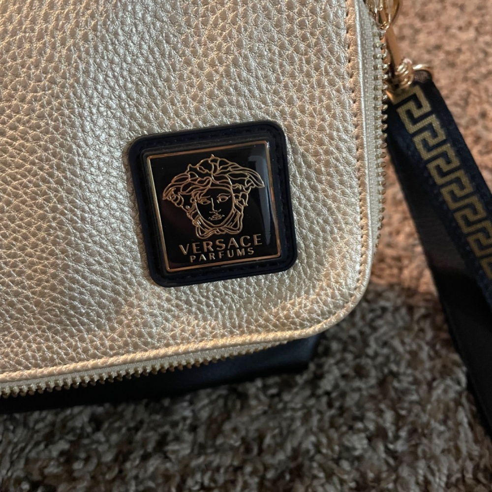Versace parfums shoulder/crossbody black and gold bag💕 - Picture 4 of 5